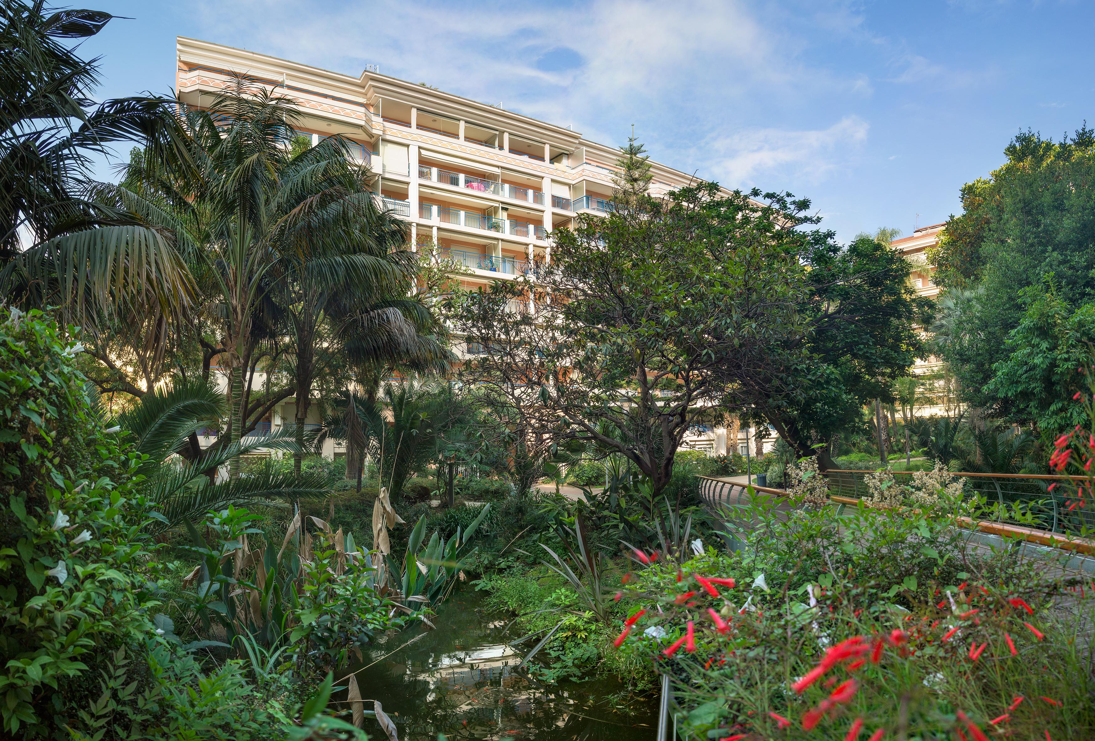 Résidence Pierre&Vacances Les Rivages Du Parc Menton Exterior foto