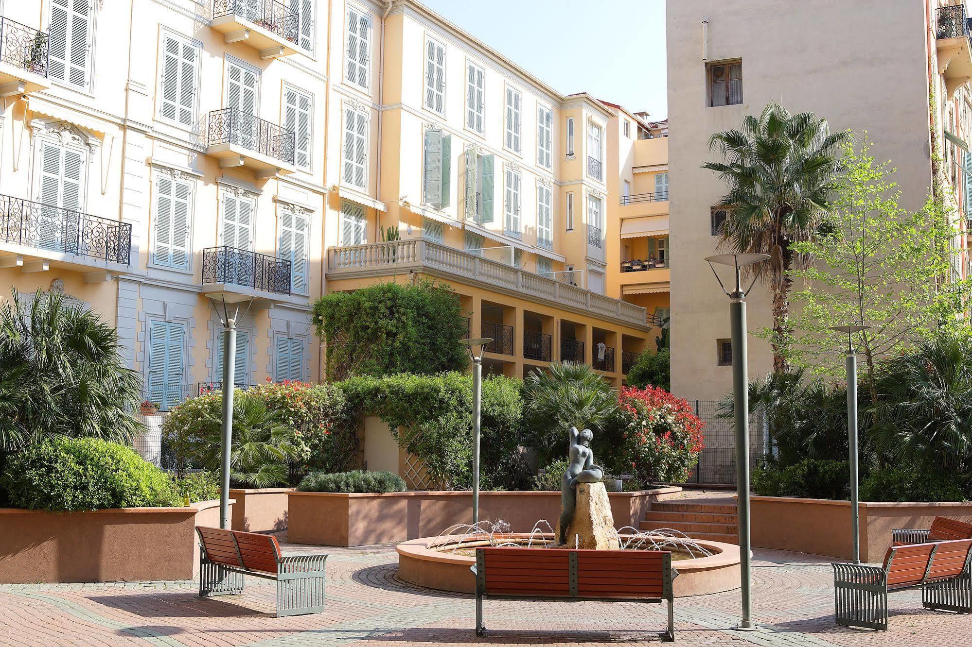 Résidence Pierre&Vacances Les Rivages Du Parc Menton Exterior foto