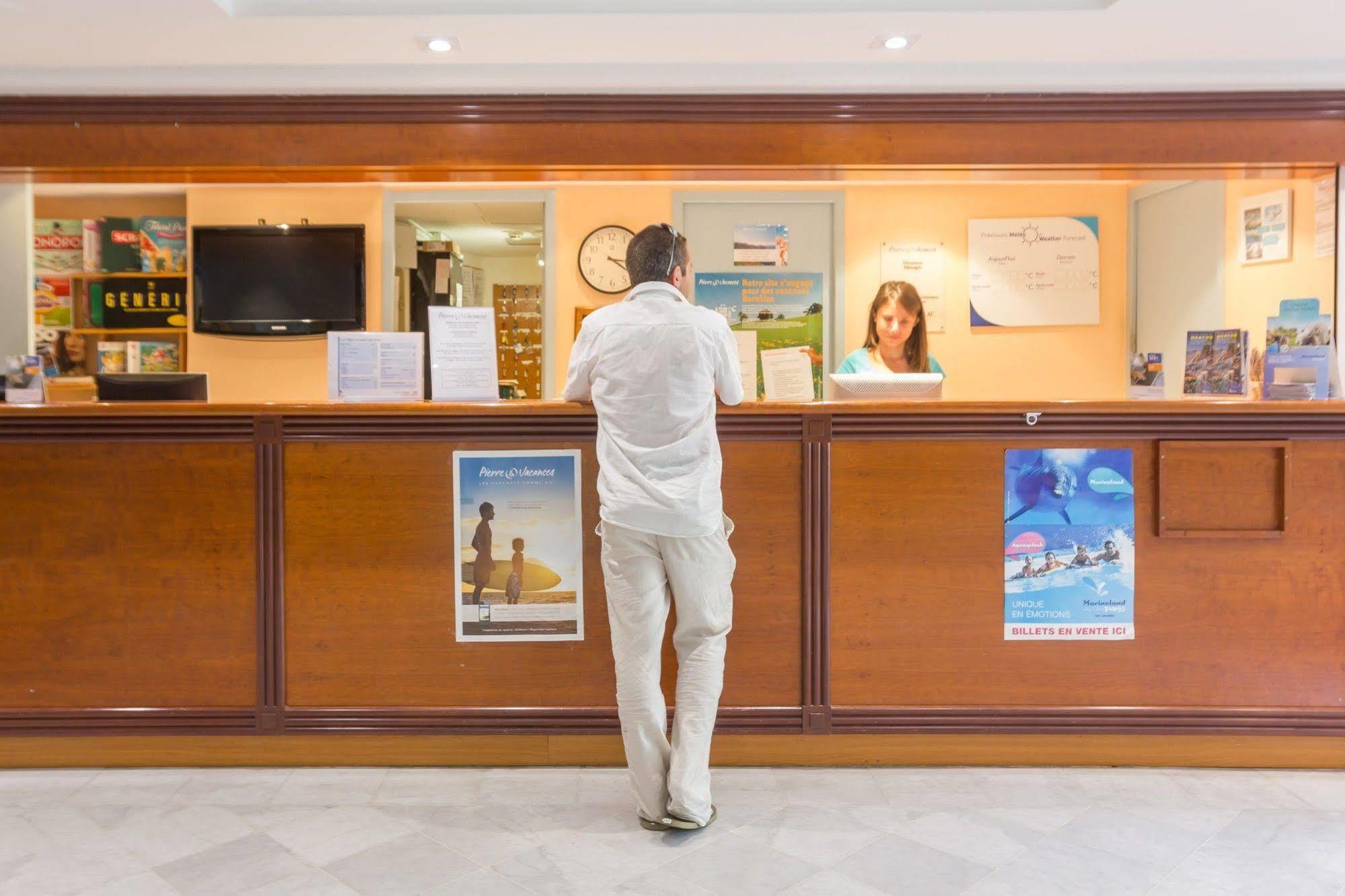 Résidence Pierre&Vacances Les Rivages Du Parc Menton Exterior foto