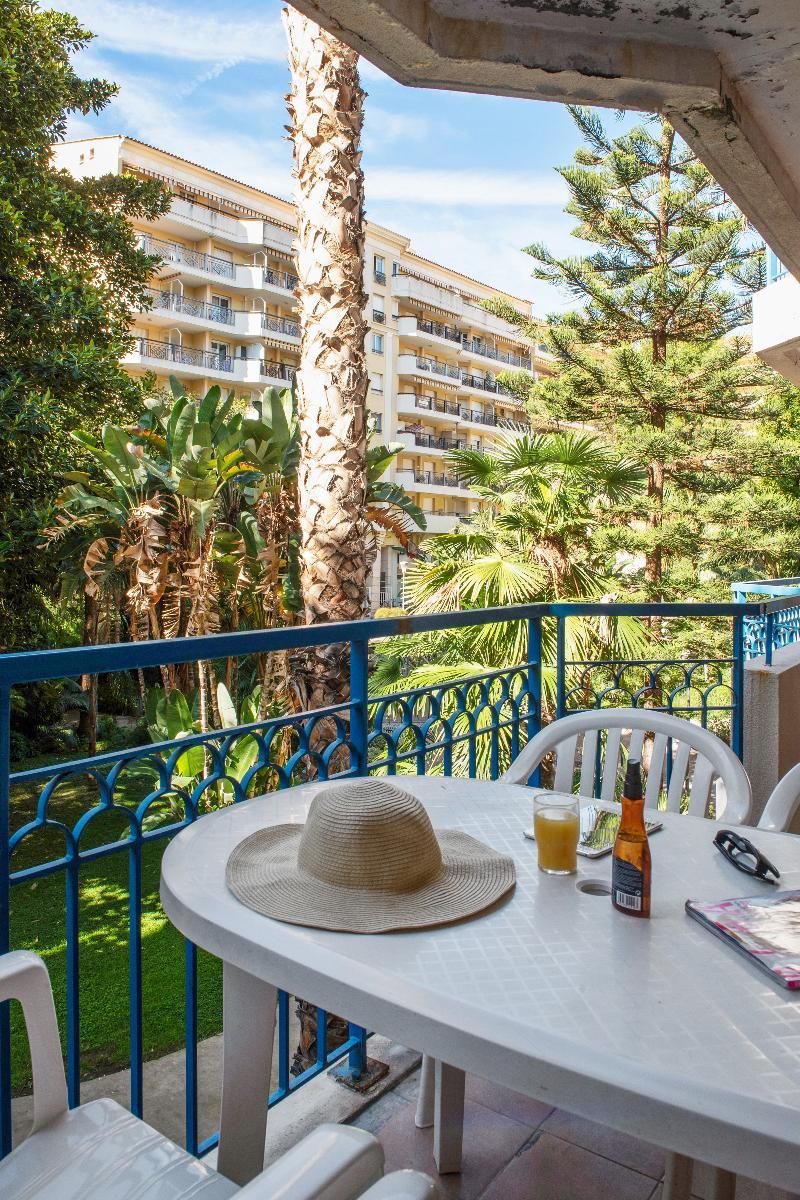 Résidence Pierre&Vacances Les Rivages Du Parc Menton Exterior foto